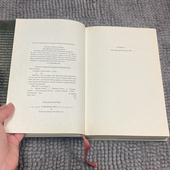 Insurgent by Veronica Roth Collector’s Edition Hardcover book - Picture 8 of 12